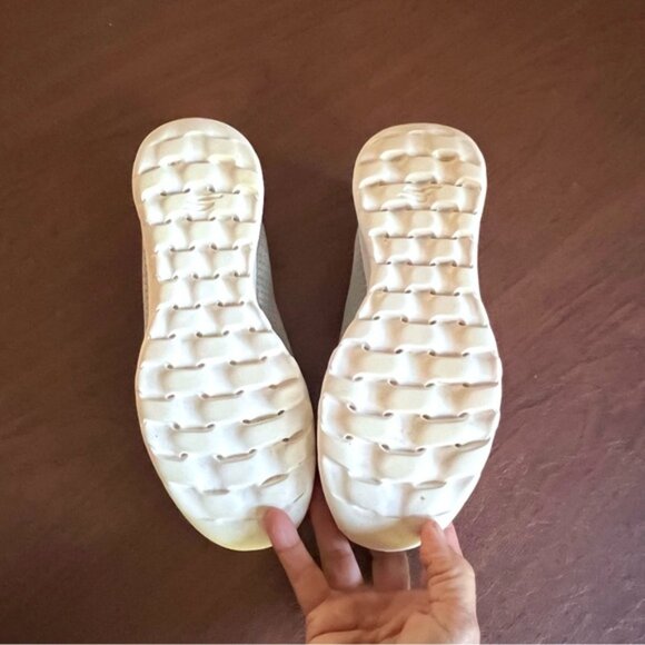 Skechers stretch women’s size 8 sneakers good condition gray cloth white… - Picture 5 of 9